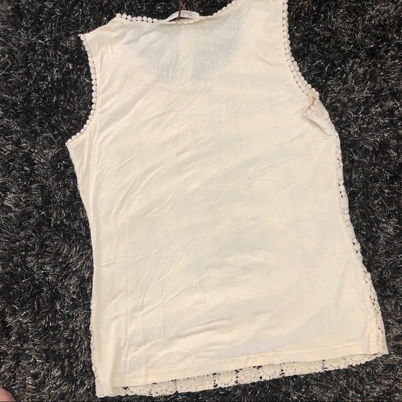 NWT - Solitaire Boho Crochet Cream Tank Size Small - Picture 3 of 3